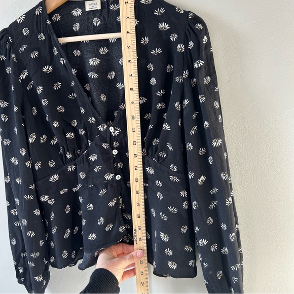 Aritzia Wilfred Daisy Button Up Blouse Size Medium - Picture 6 of 10